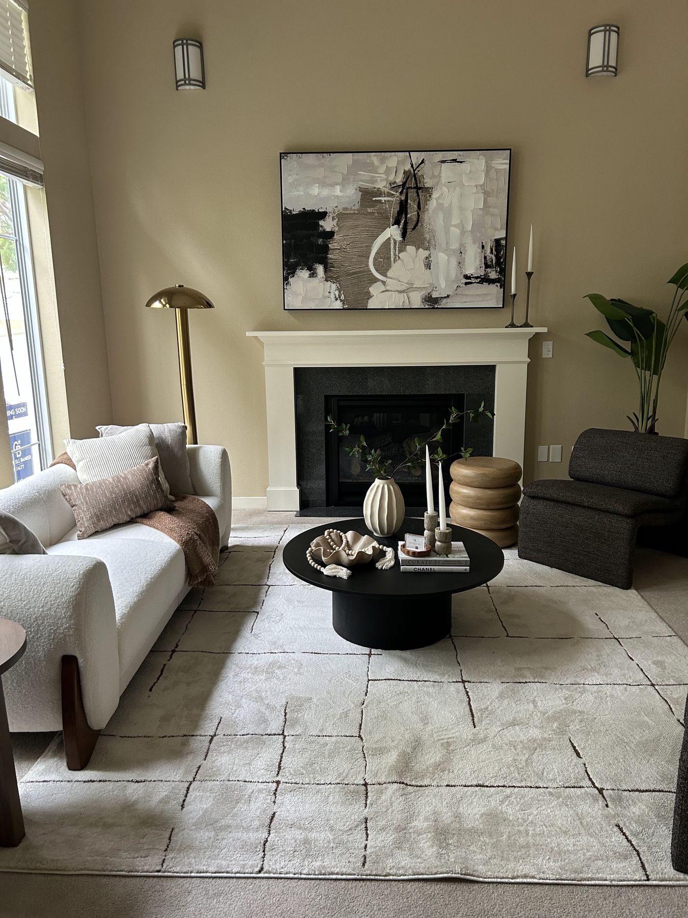Home staged by Feather & Pine: Bayshore, San Mateo