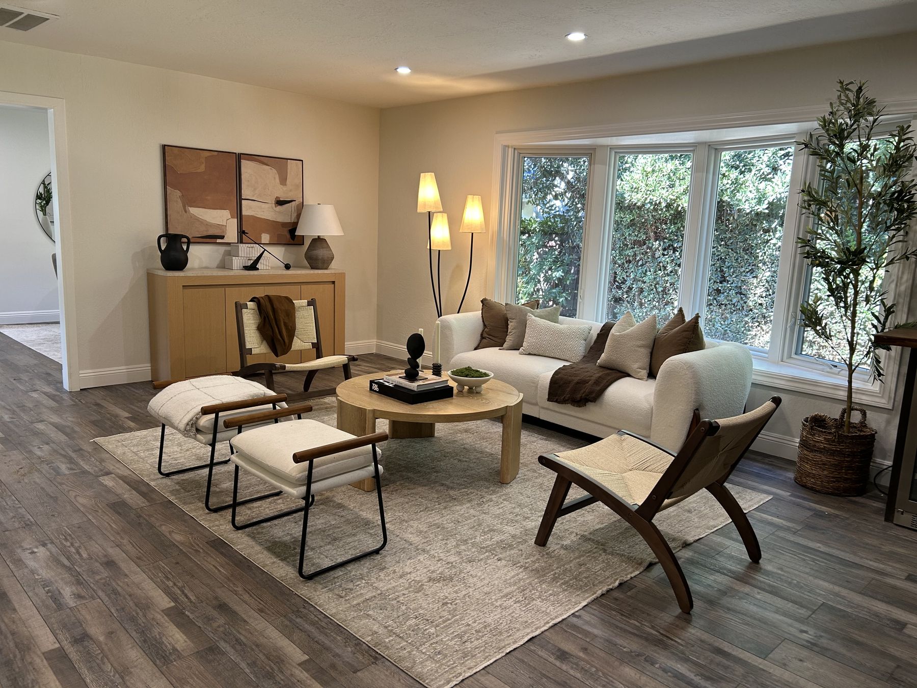 Home staged by Feather & Pine: Kingston, Walnut Creek